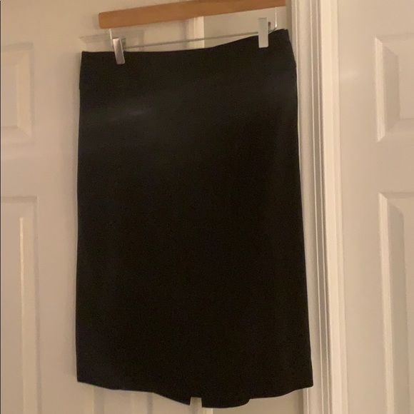 Banana Republic Dresses & Skirts - Banana Republic black skirt- stretch